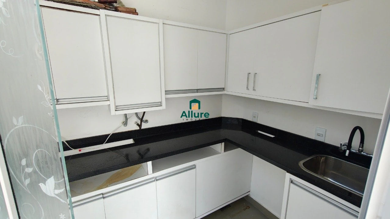 Bathtub in a 3-bedroom house, 181 m² — photo 6