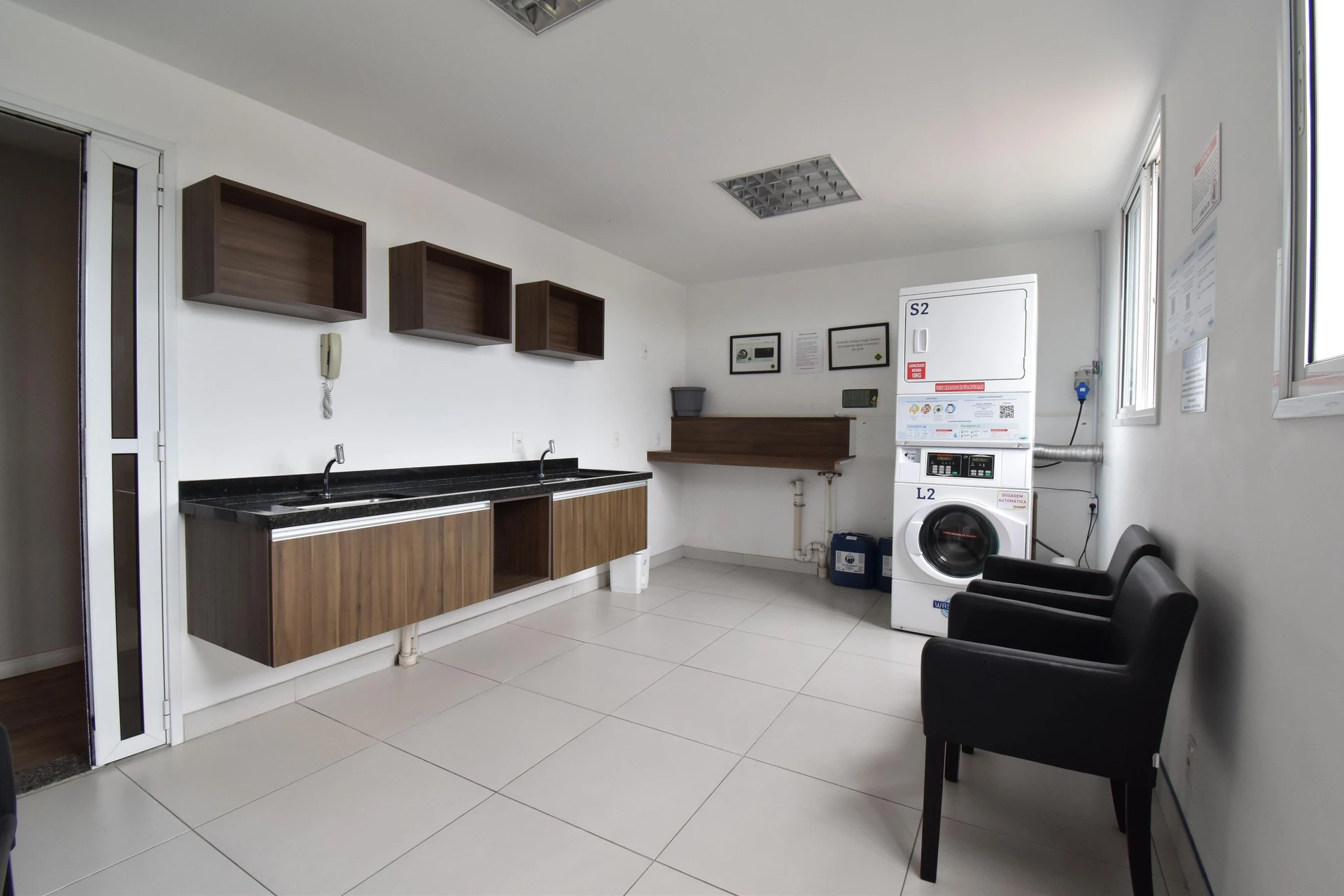 Студия 17 м² со стиральной машиной и рабочим местом — photo 4