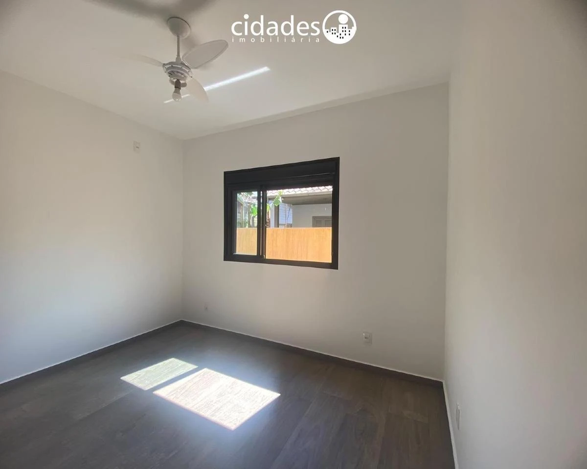 Apartment, 95 m², with wood or laminate floors — photo 5