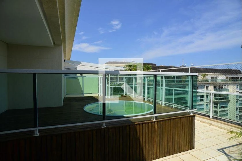 3-bedroom apartment in a building with a gym — photo 5