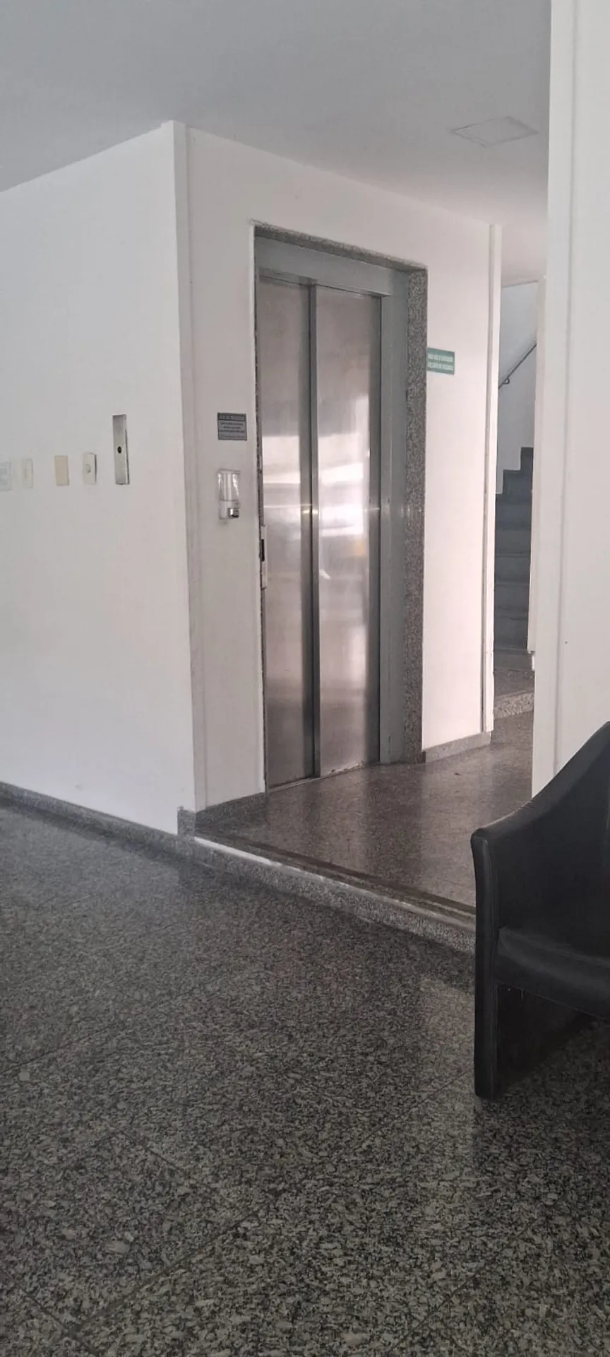3-bedroom apartment with 3 bathrooms and balcony — photo 31