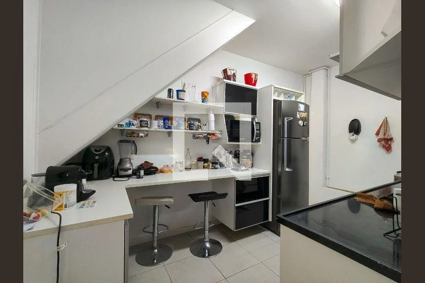 Rental apartment with 3 bedrooms and 208 m² — photo 2