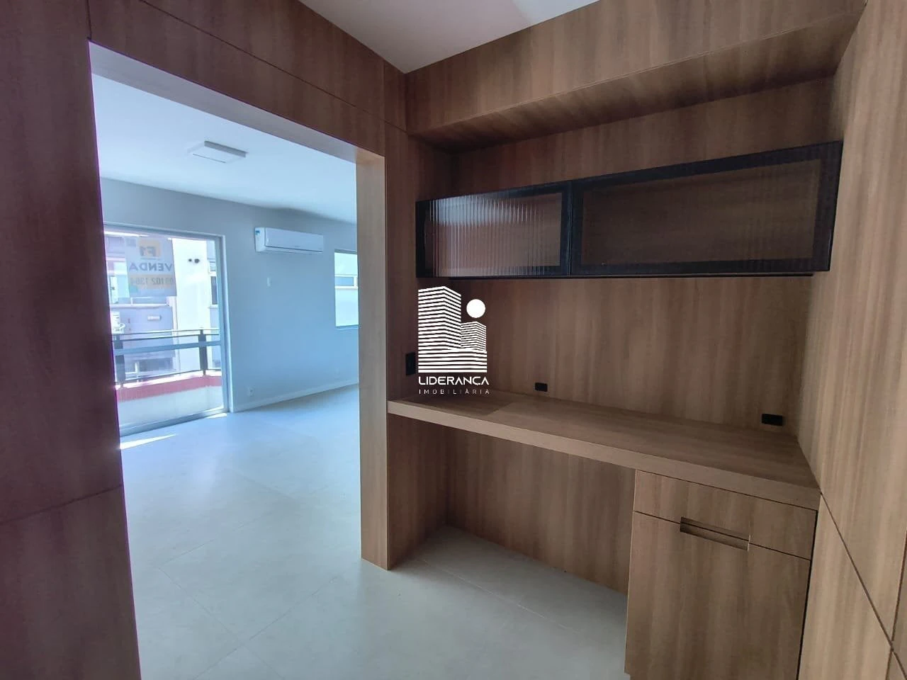 3-bedroom apartment with a home office — photo 9