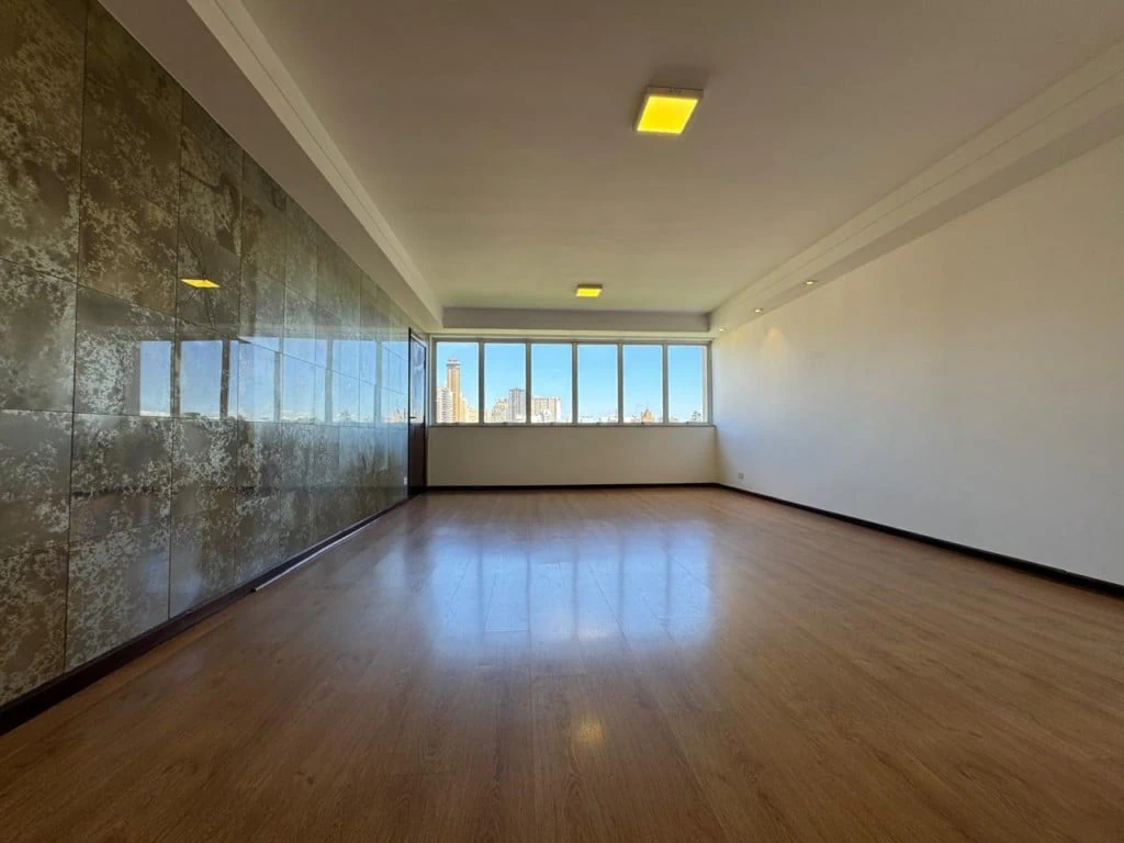 Квартира 268 м² із заскленим балконом та гардеробною — photo 13
