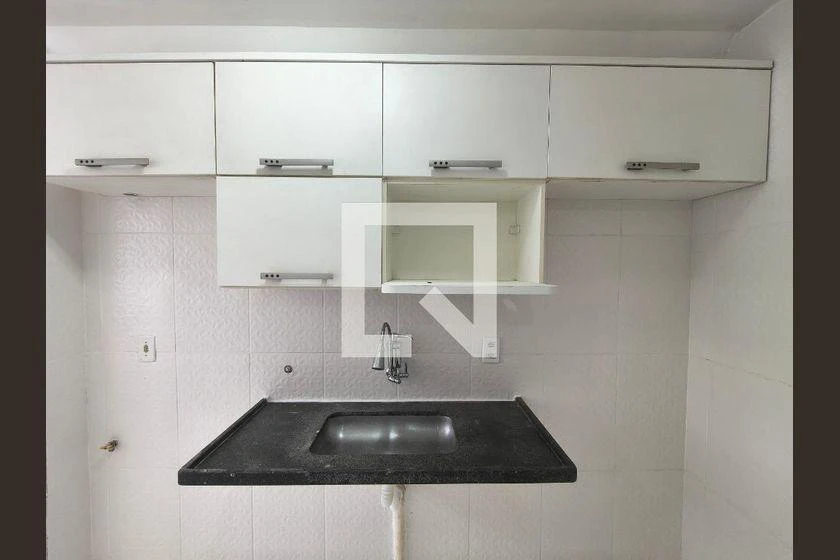 2-bedroom apartment in a building with a gym — photo 4