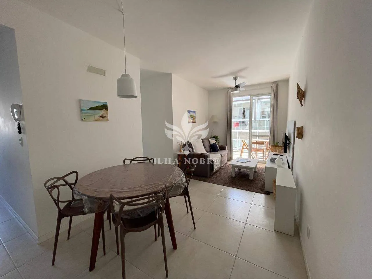 Furnished 3-bedroom apartment with 1 suite and balcony — photo 17