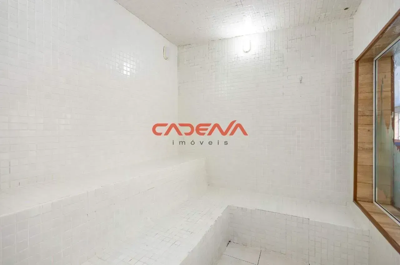 Unfurnished 4-bedroom apartment with private BBQ — photo 42