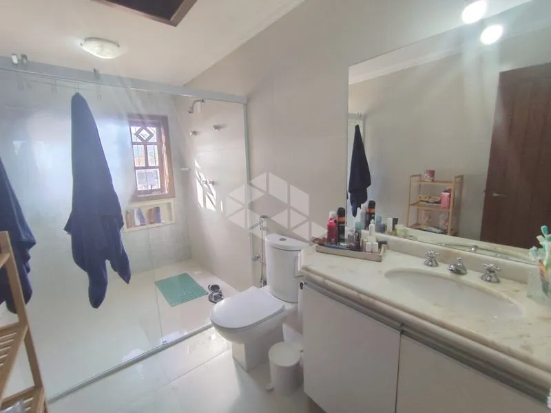 Мебльований будинок з 4 спальнями-сюїтами та садом 240 м² — photo 40