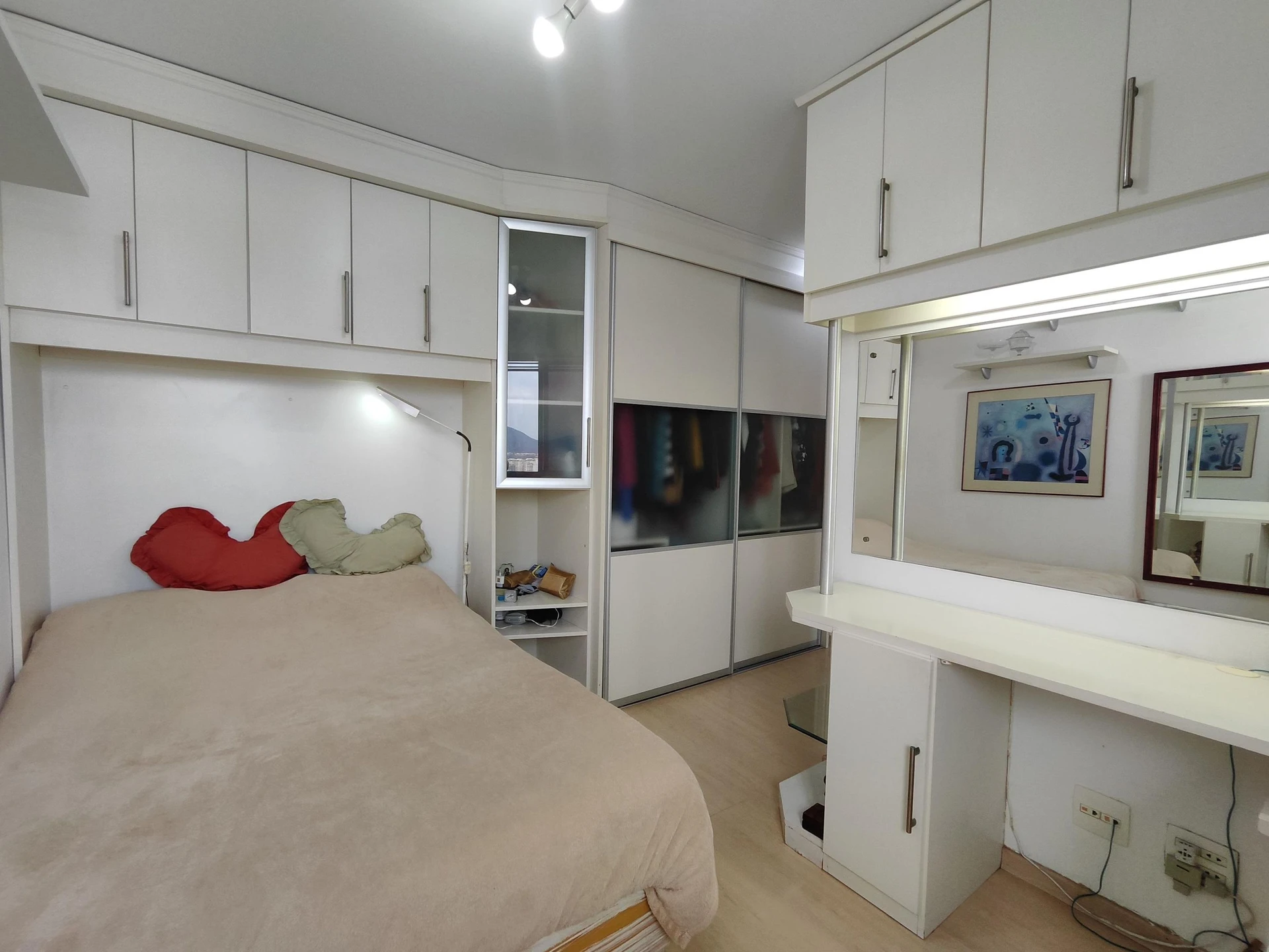 Apartamento mobiliado com 2 quartos em suíte e varanda — photo 3