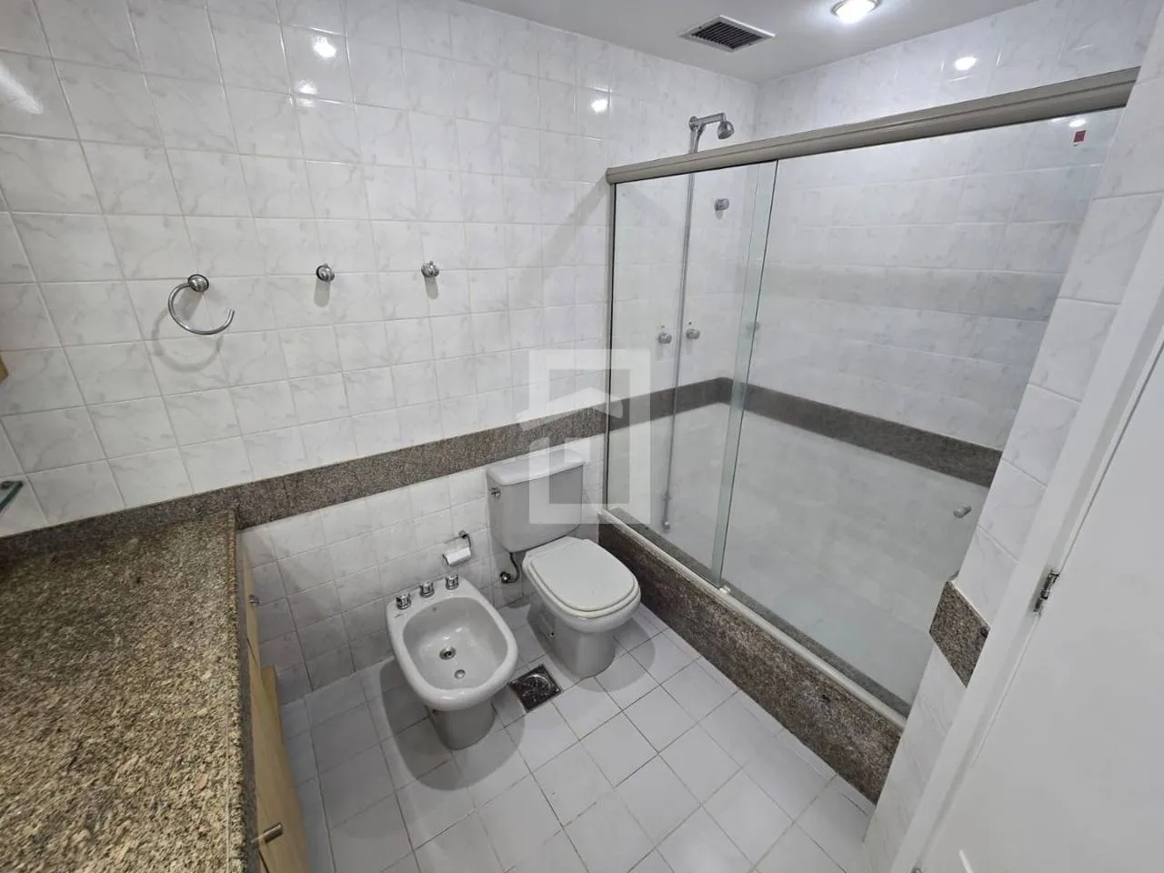 Ванна та 3 спальні: квартира 193 м² — photo 27