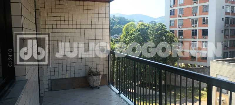 Furnished 2-bedroom apartment with glassed-in balcony — photo 17