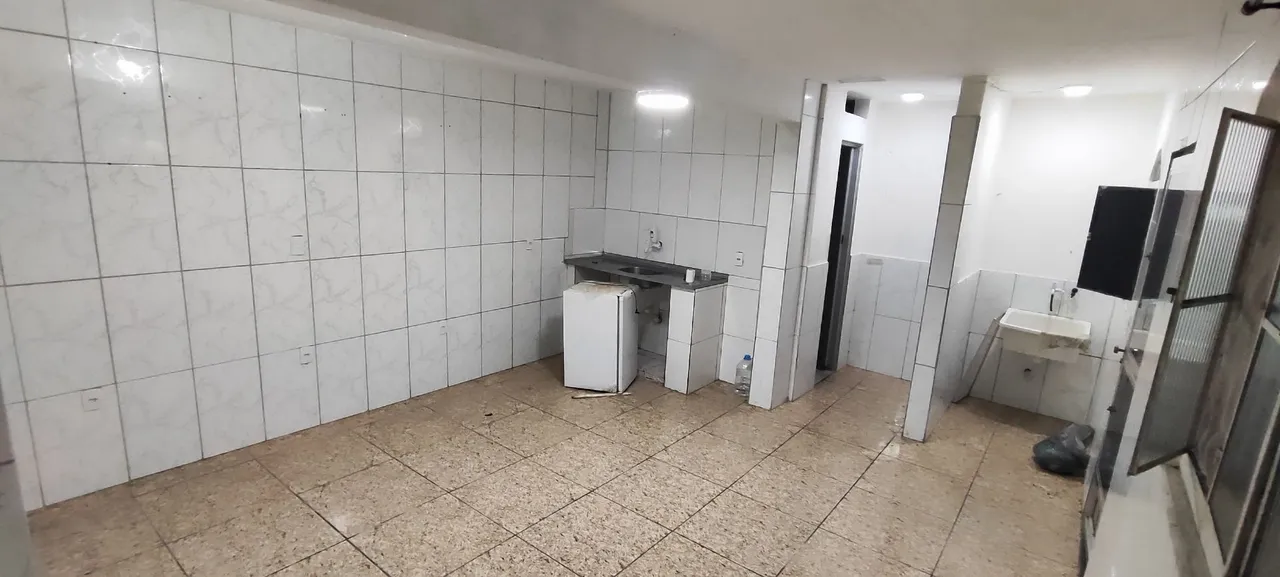 Studio with 1 bedroom and 1 bathroom, no parking