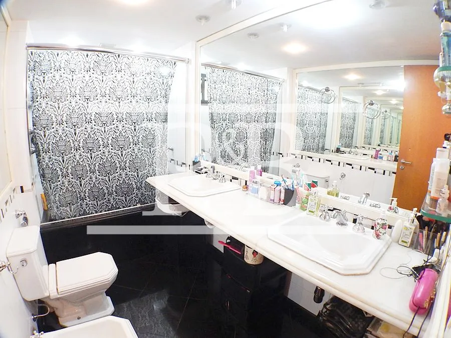 4-bedroom apartment with 266 m² and 4 parking spaces — photo 13