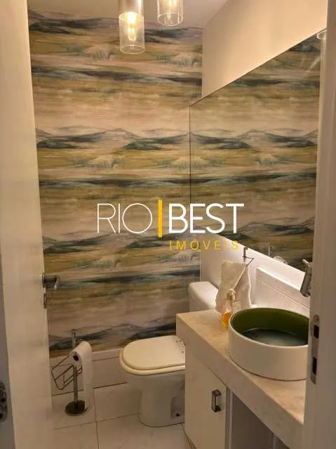 Furnished 3-bedroom apartment with a glass-enclosed balcony — photo 11