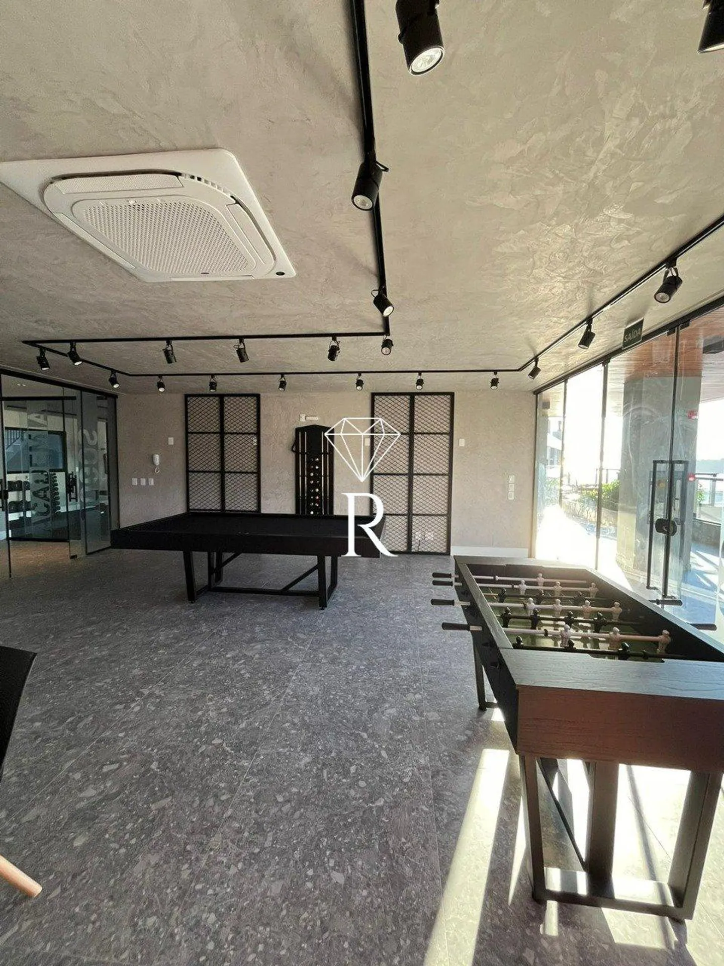 3-bedroom apartment with a grill on the balcony — photo 39