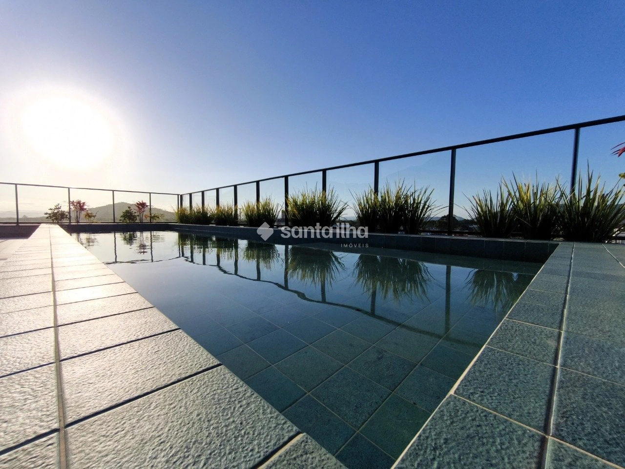 Furnished apartment, 39 m², with floor-to-ceiling windows — photo 5