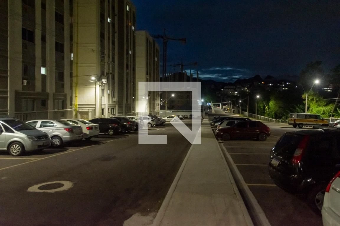 2-bedroom apartment in a building with a gym — photo 5