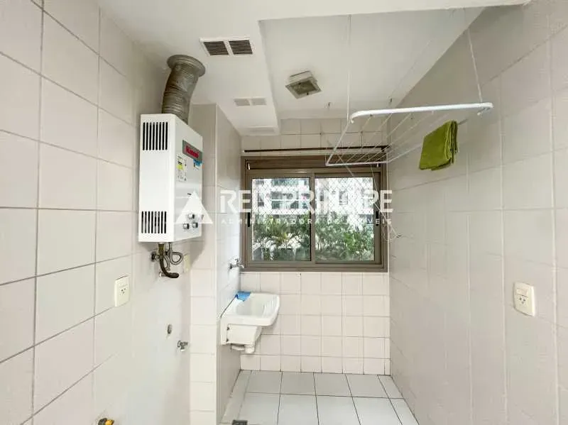 2-bedroom apartment with 1 en-suite and balcony — photo 21