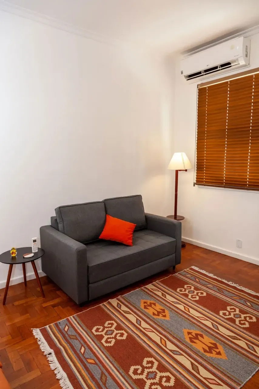 Квартира з 1 спальнею 50 м² і кутовою міні-кухнею — photo 12