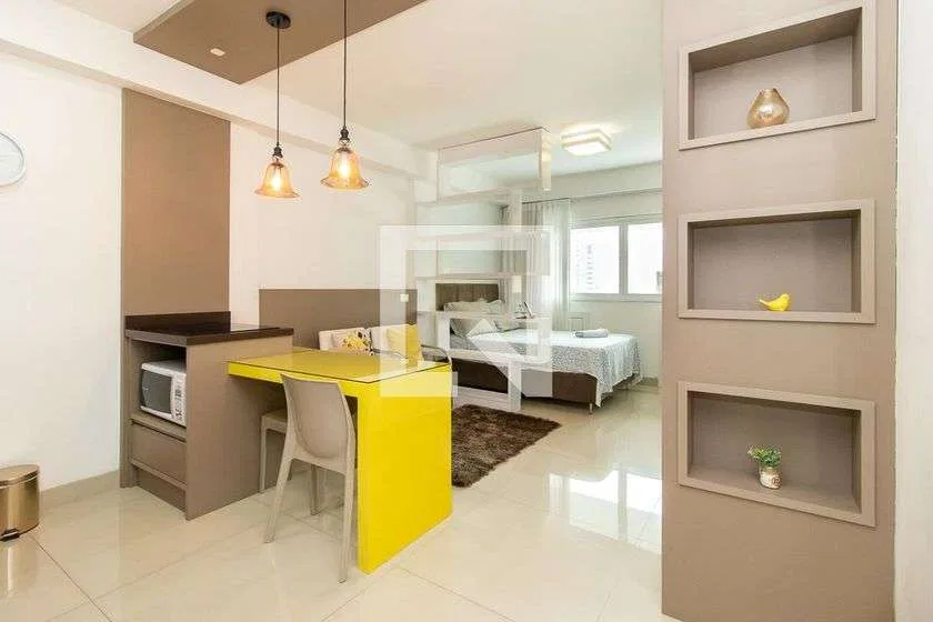 Studio mobiliado de 33 m² com área de trabalho pronta — photo 2
