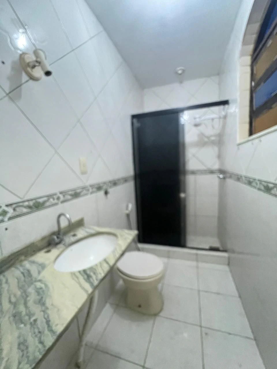 Rental house with 3 bedrooms, 2 suites, and balcony — photo 20