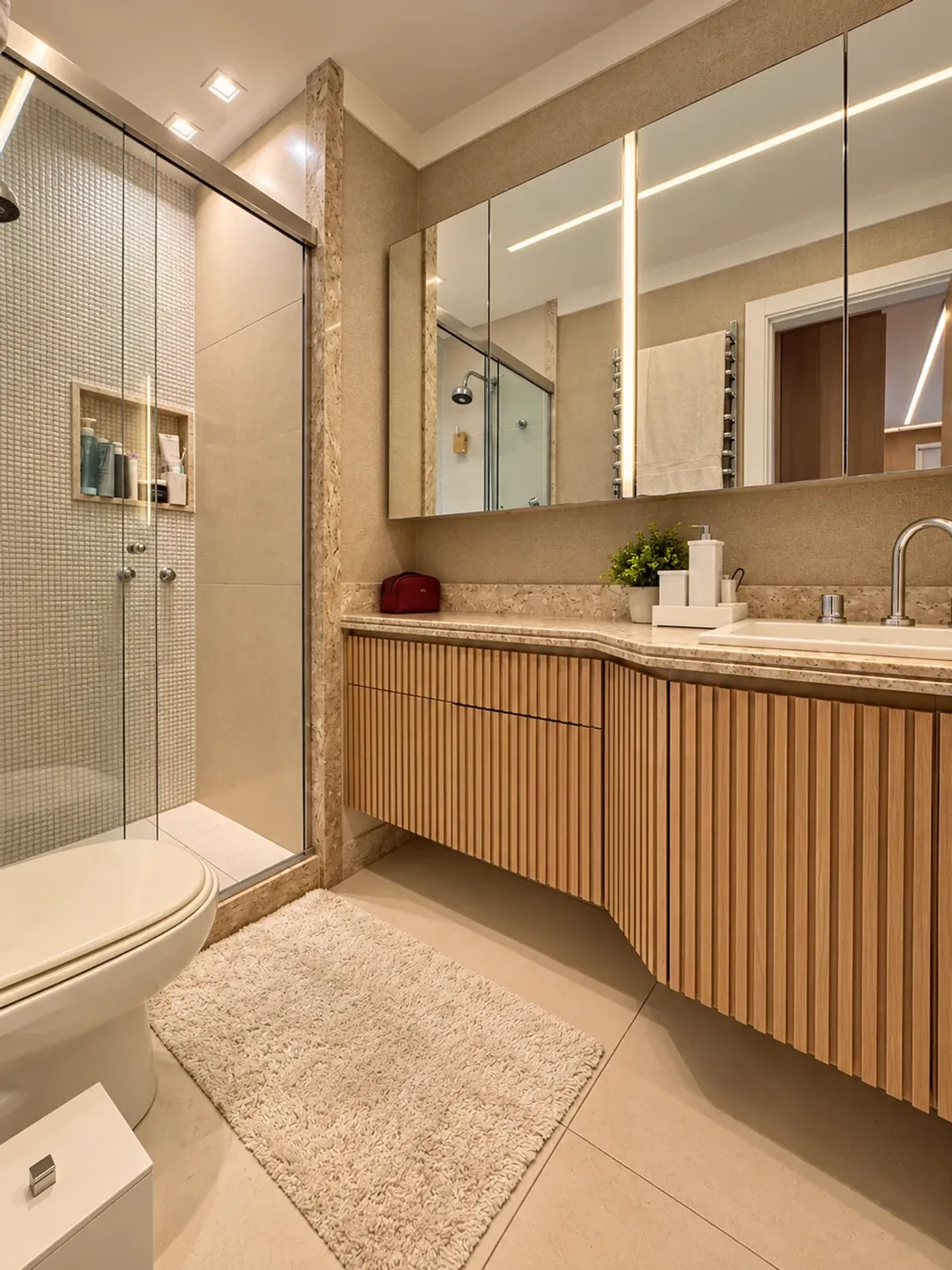 Вид на воду и 4 спальни: квартира 240 м² — photo 15