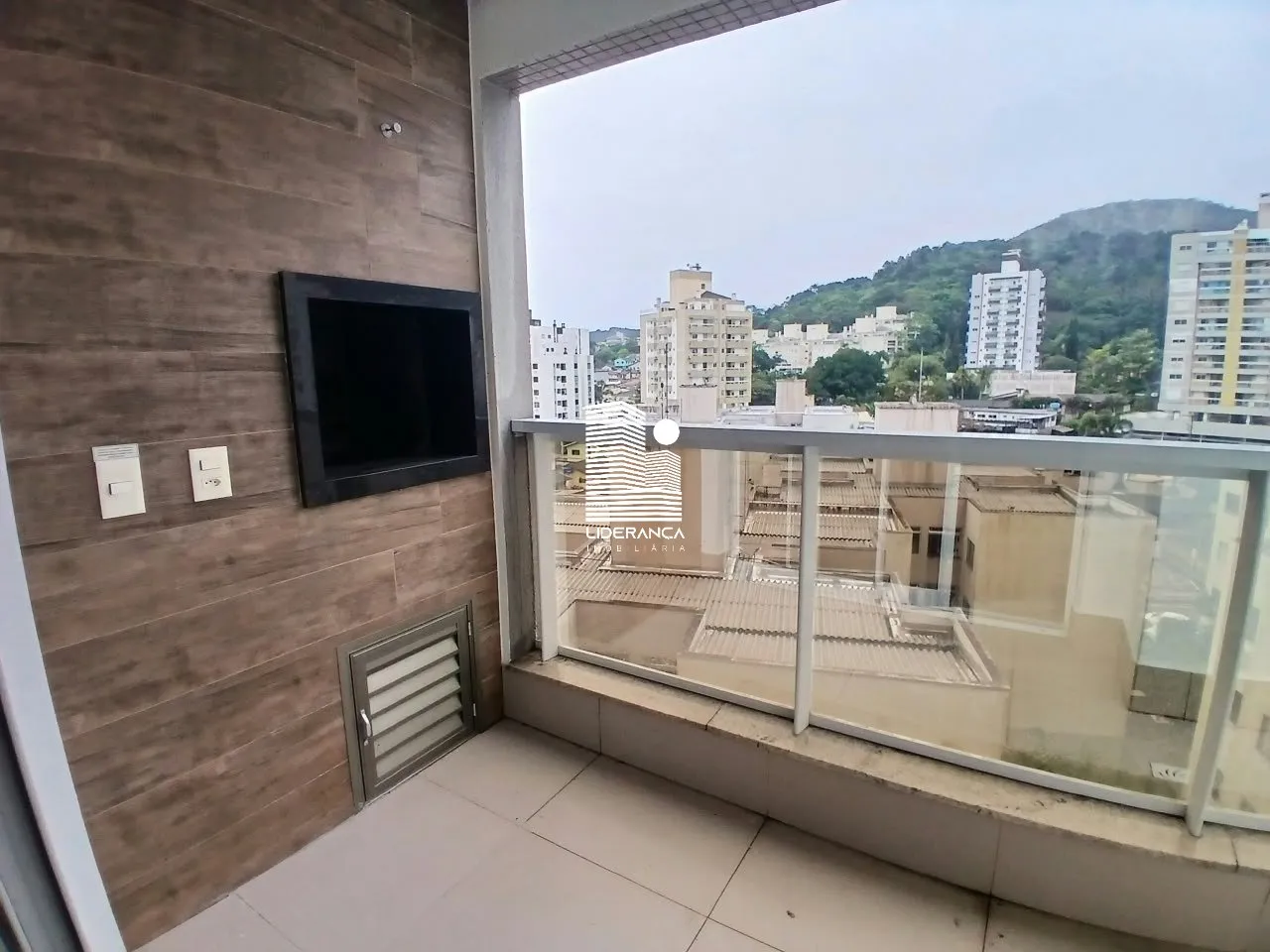 Mountain view in a 2-bedroom apartment, 79 m² — photo 4