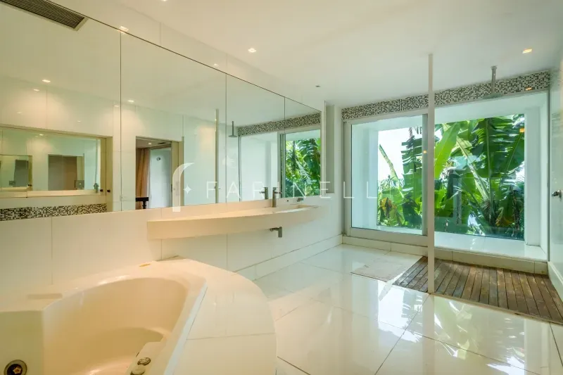 Furnished house with 5 bedrooms and open-plan kitchen — photo 66