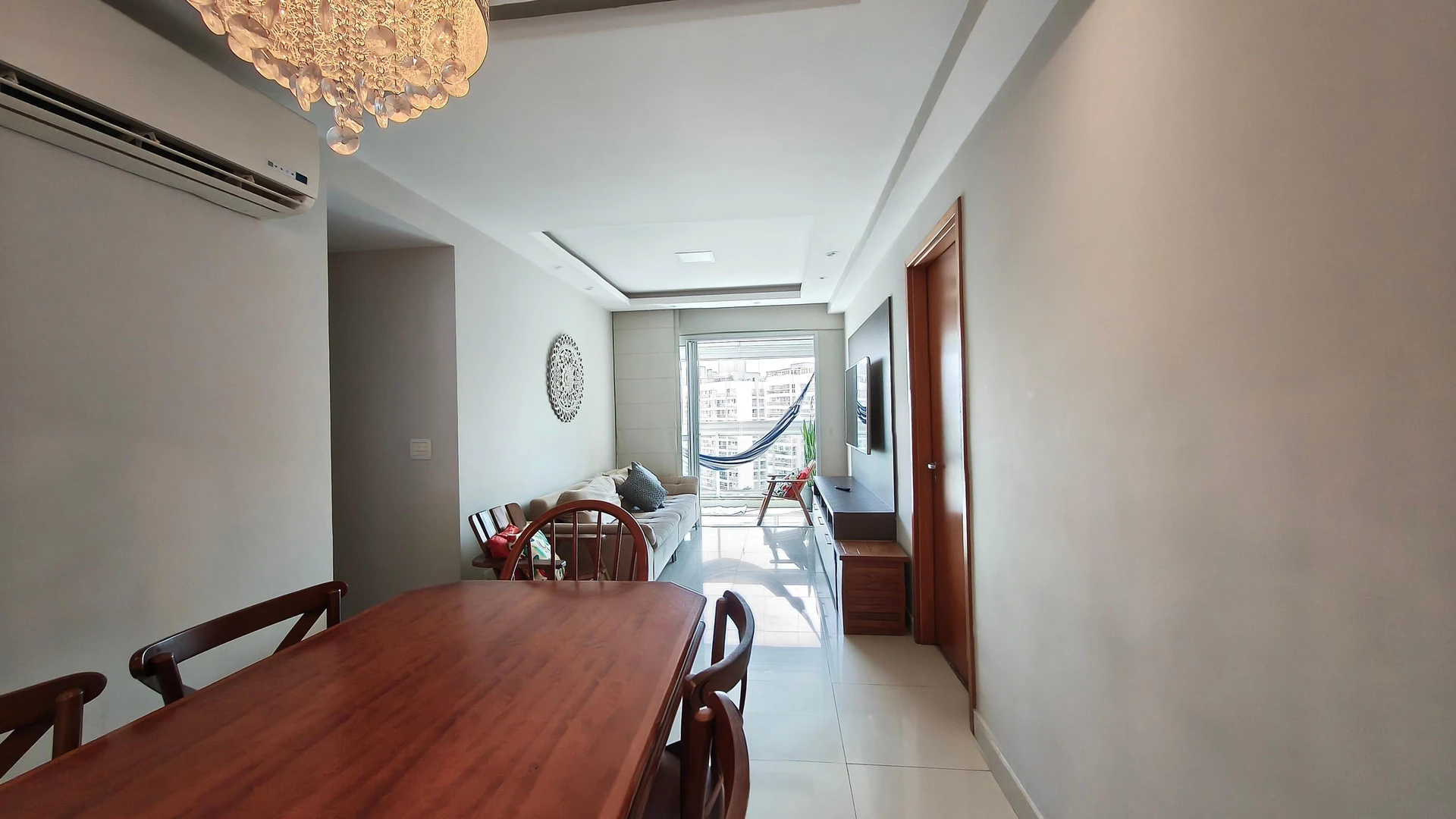 Glass-enclosed balcony in a 3-bedroom apartment, 85 m² — photo 6
