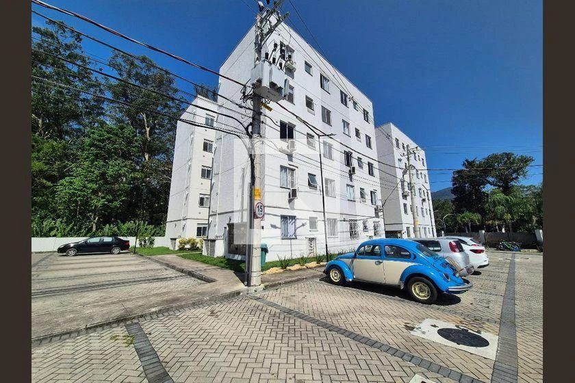 2-bedroom apartment in a building with a gym — photo 11