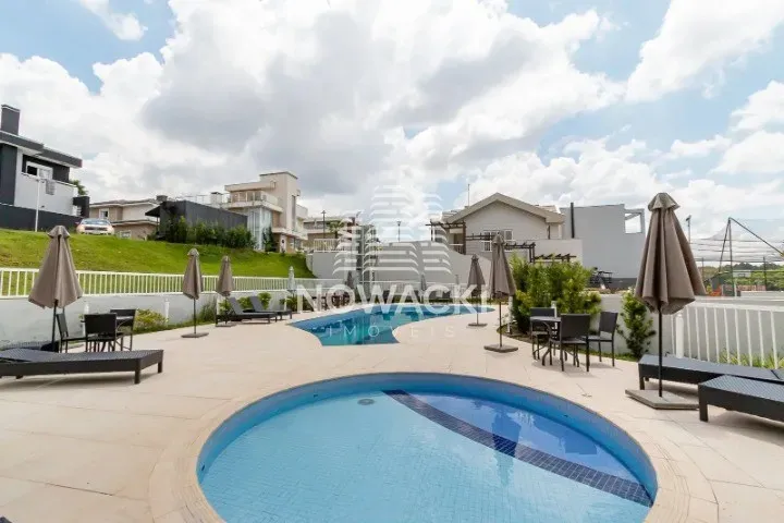 House with 4 bedrooms and 356 m² with integrated kitchen — photo 43