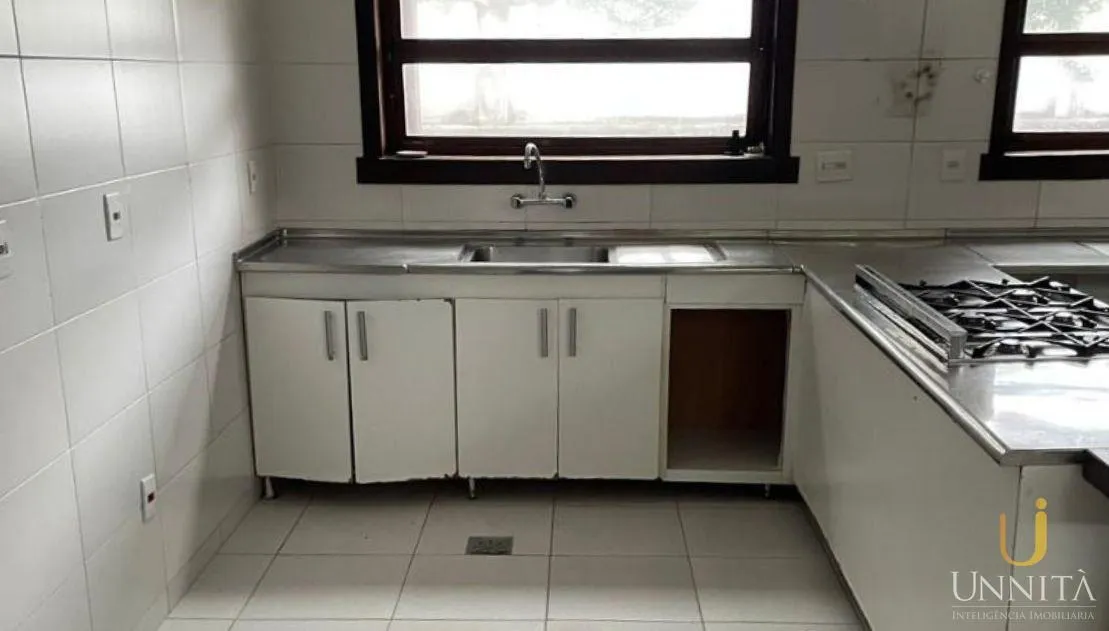 Casa com 5 quartos e cozinha separada — photo 2