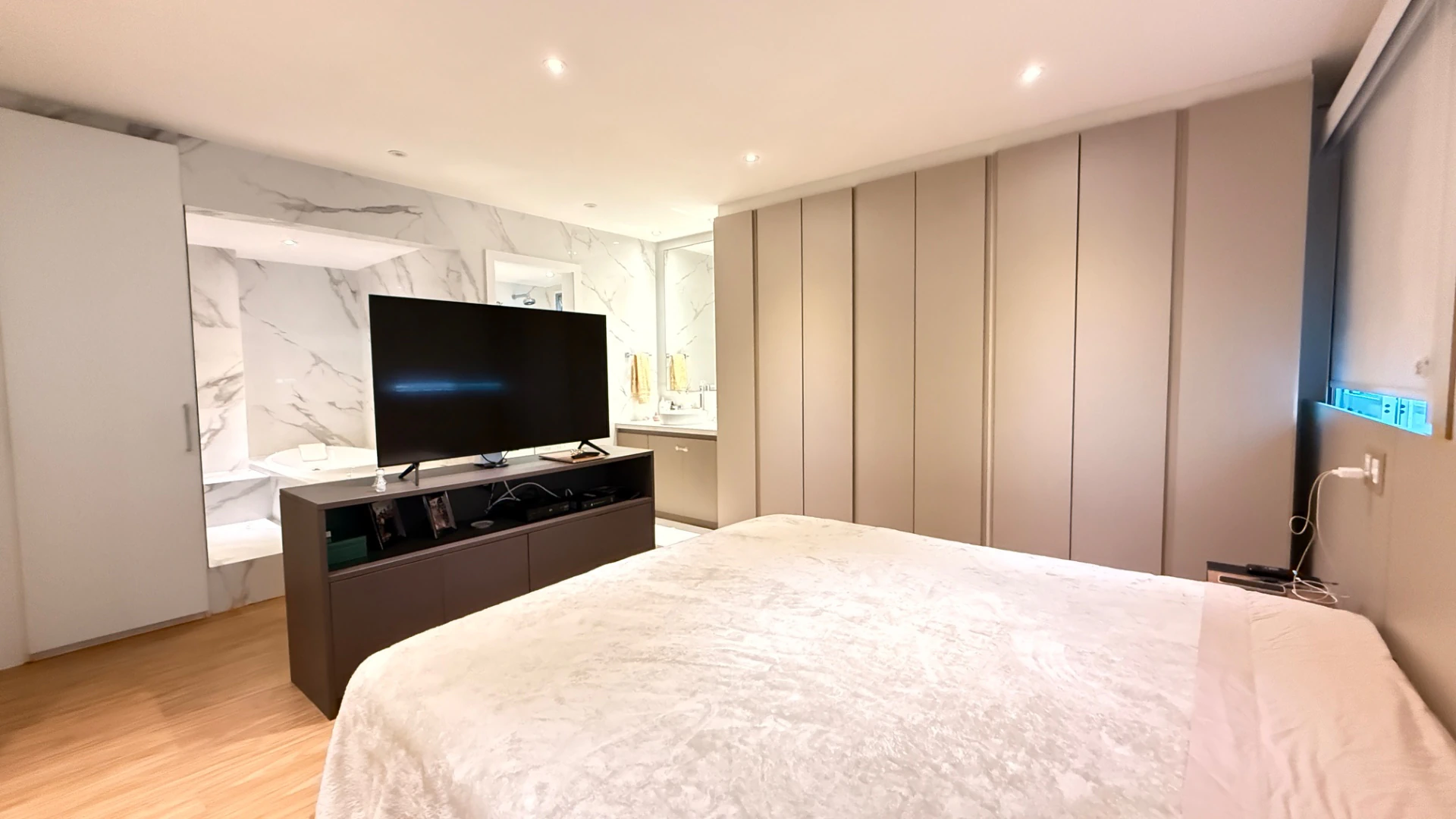 Semi furnished apartment with 130 m² and 3 bedrooms — photo 6