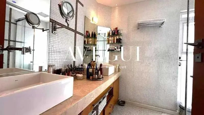 Furnished house with 4 bedrooms and 5 bathrooms — photo 17