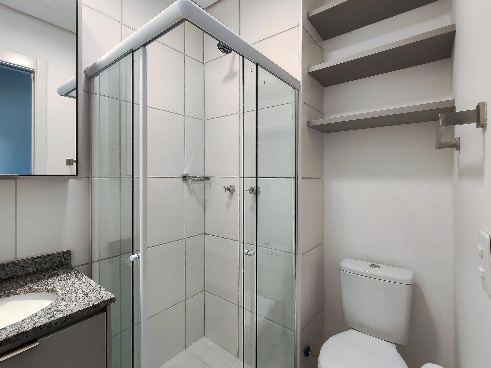 2-bedroom apartment in a building with a sauna — photo 45