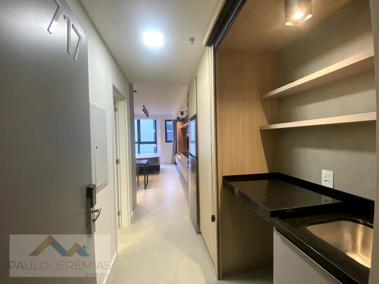 Furnished 31 m² studio with a desk corner on the 8th floor — photo 23