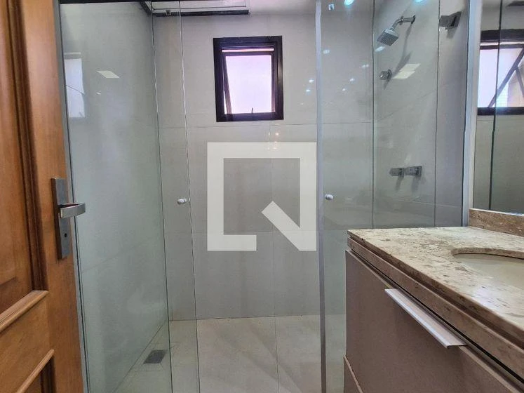 Furnished apartment, 180 m², with a glass-enclosed balcony — photo 34