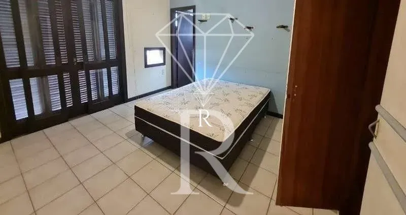 Casa con 5 dormitorios y 4 baños con jardín privado — photo 13