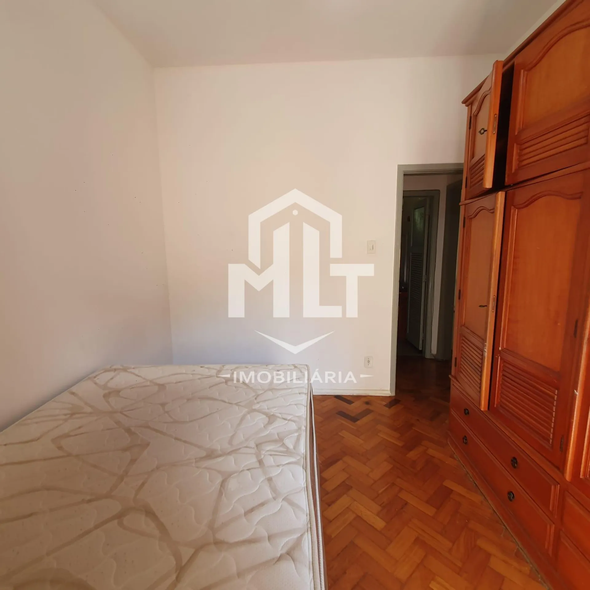 Apartment, 53 m², with wood or laminate floors — photo 4