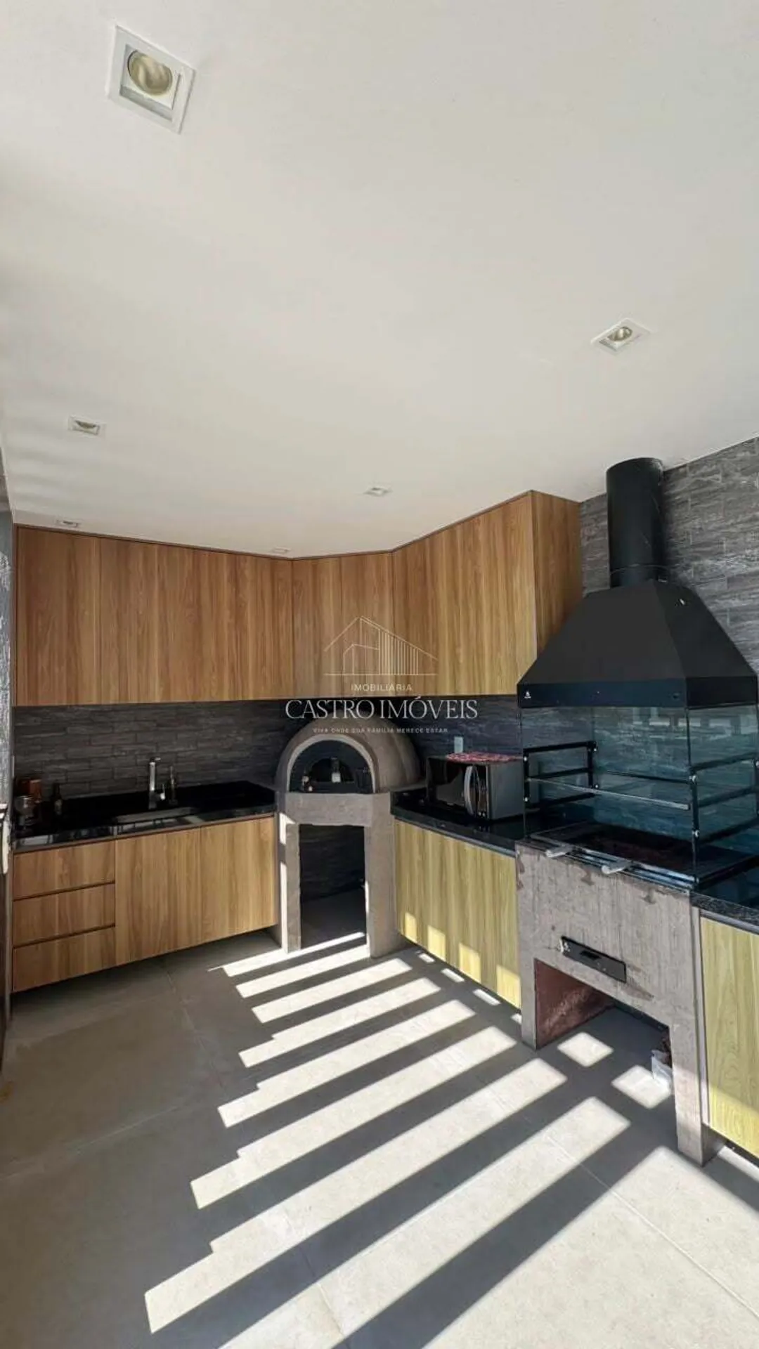 540 m² triplex house with 4 en-suite bedrooms — photo 26