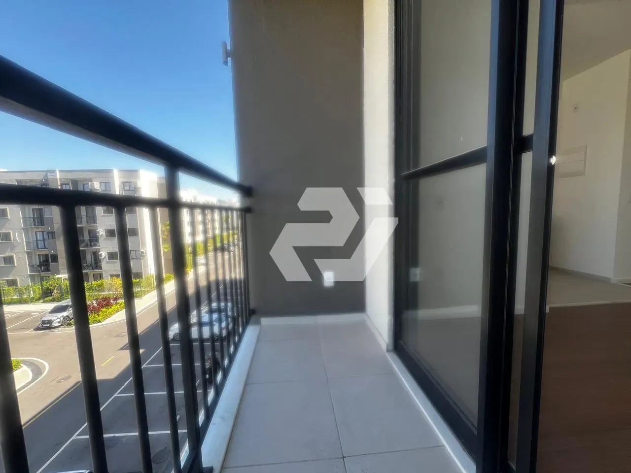 Unfurnished apartment with 2 bedrooms and a balcony — photo 18
