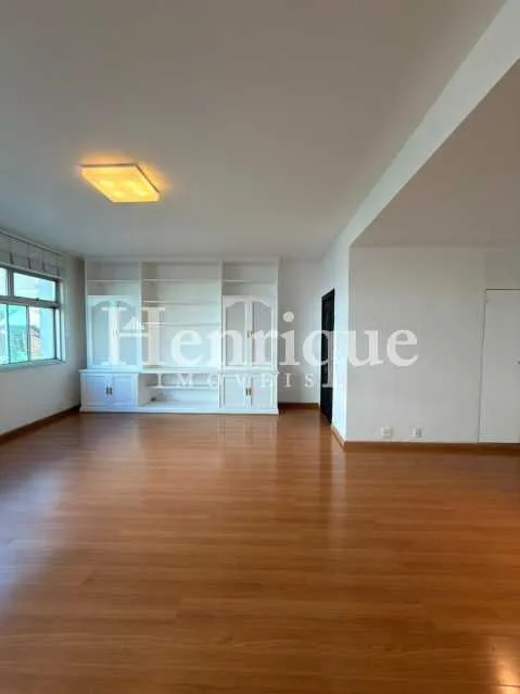 Дерев'яна підлога або ламінат та 3 спальні: квартира 150 м² — photo 17