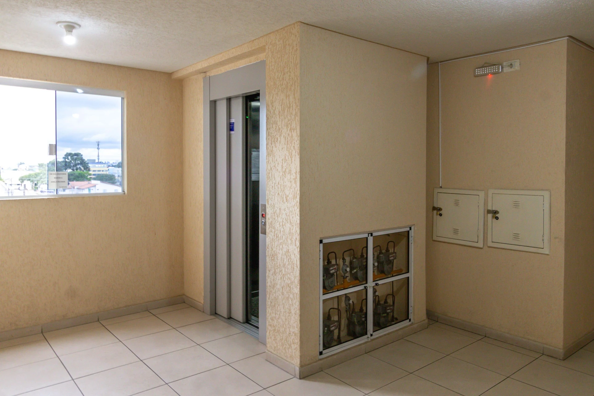 2-bedroom apartment with a home office in Curitiba — photo 32