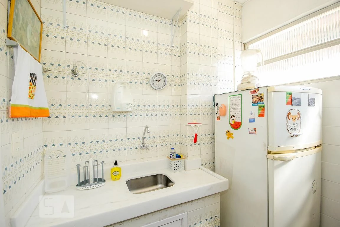 Furnished 2-bedroom apartment with laundry area — photo 19