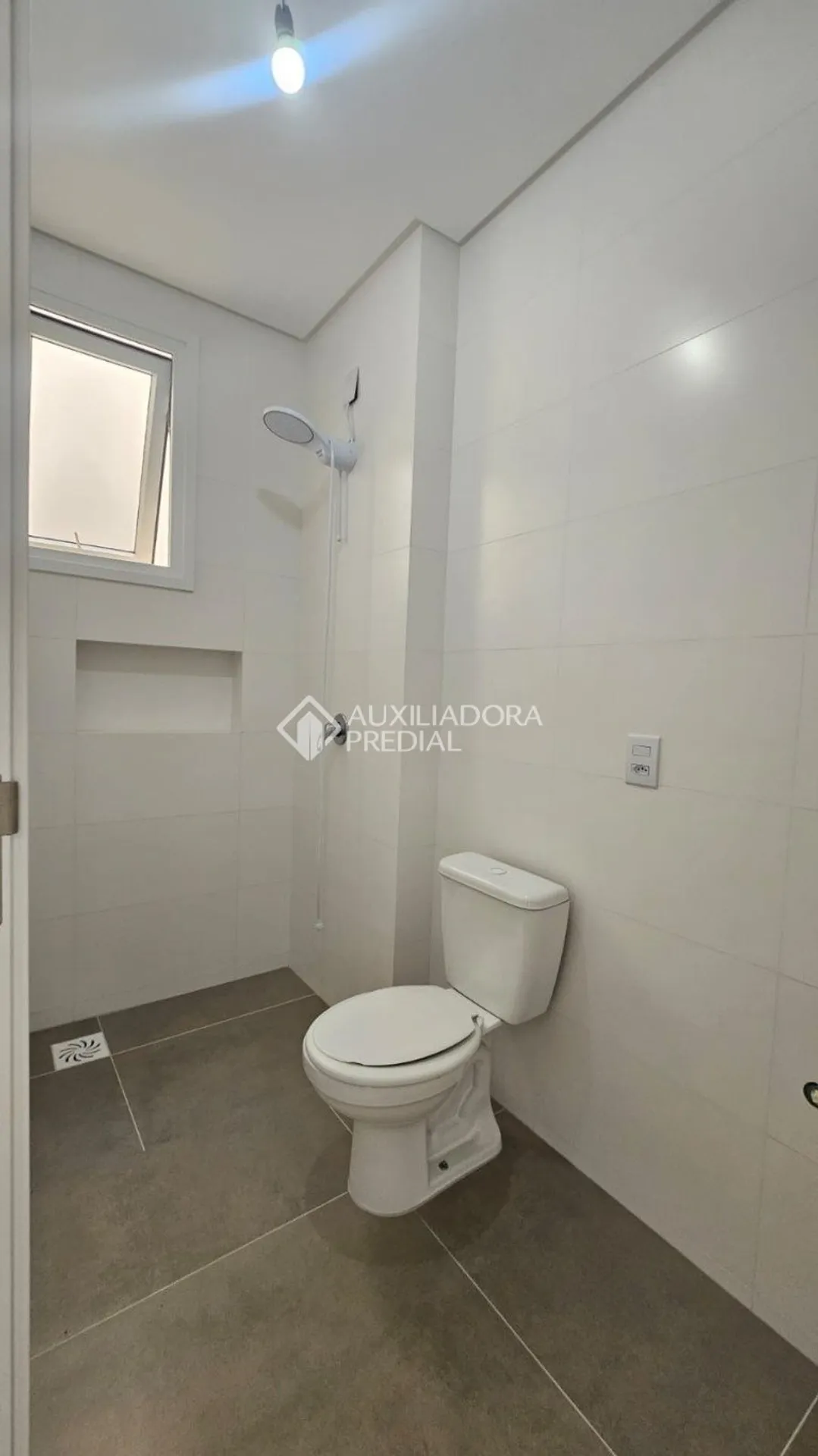 Квартира з 2 спальнями та кухнею відкритого плану — photo 4