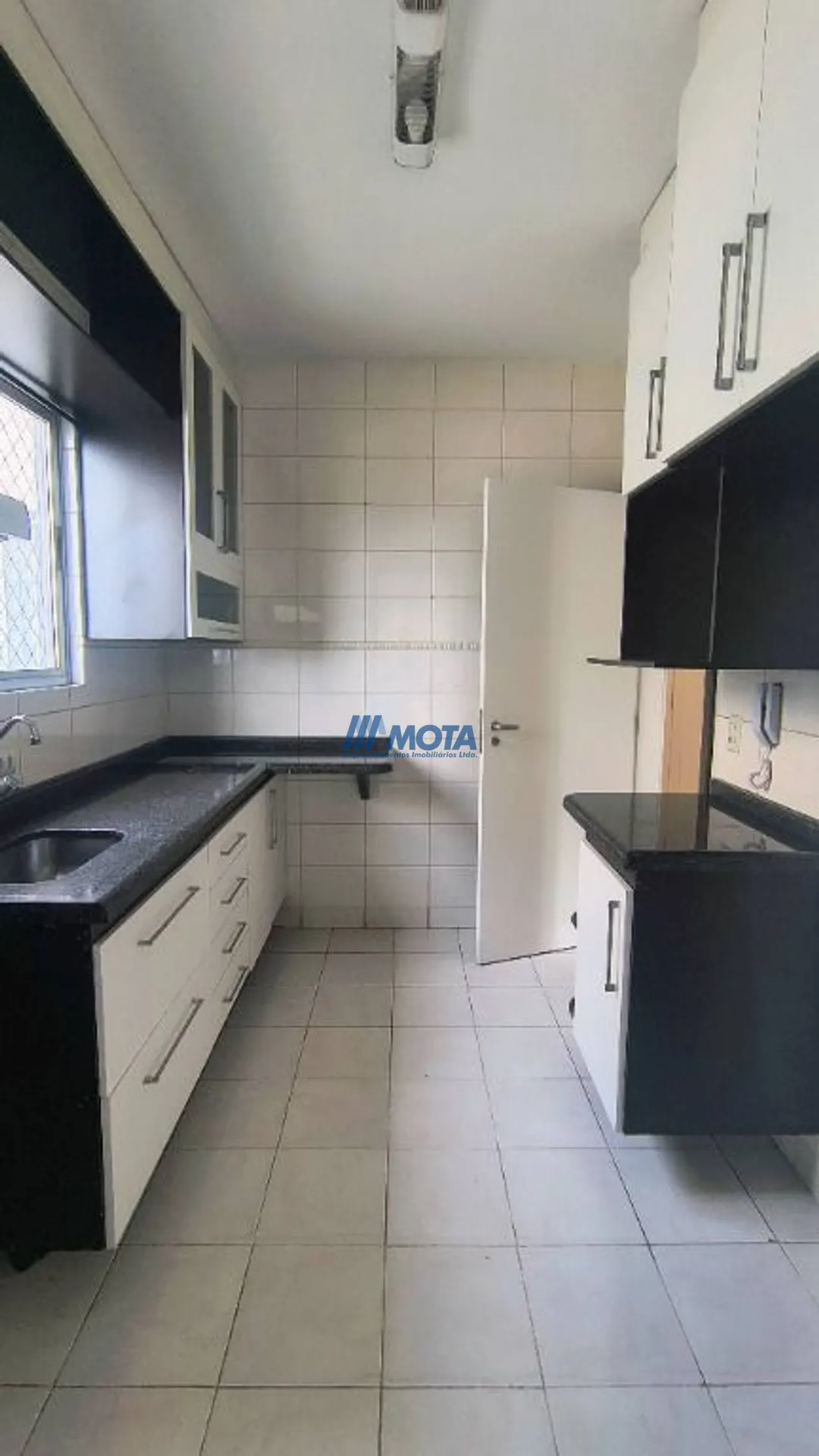 3-bedroom apartment with a private BBQ — photo 36