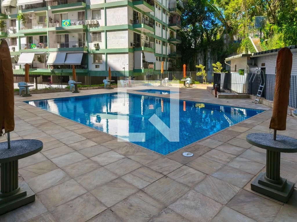 Furnished 4-bedroom apartment with balcony — photo 126