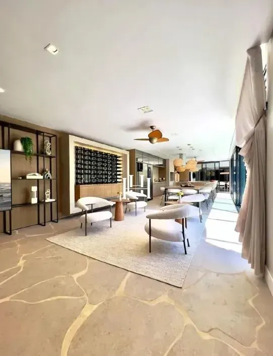 Furnished house, 800 m², with a bathtub — photo 36