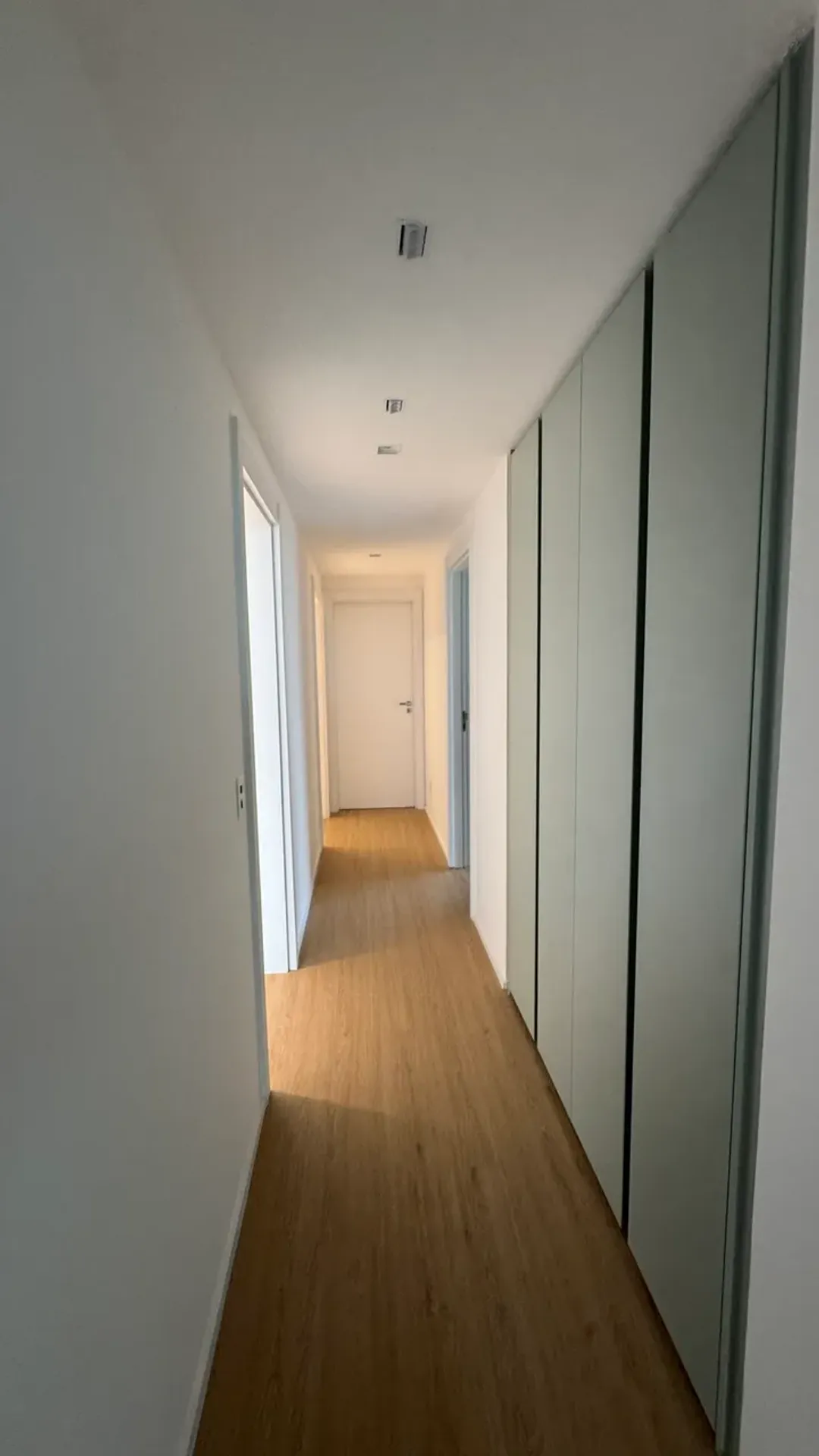 Apartment with 4 bedrooms, 5 bathrooms and enclosed balcony — photo 6