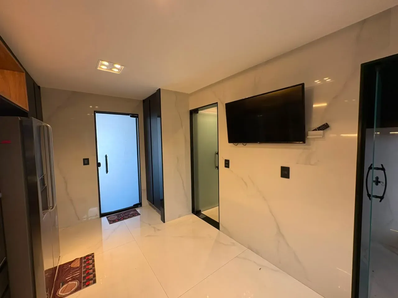 Furnished 266 m² house with 6 bedrooms and balcony grill — photo 57